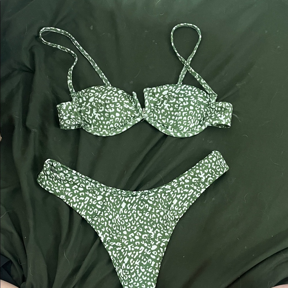 Stylish Green Patterned Bikini Set